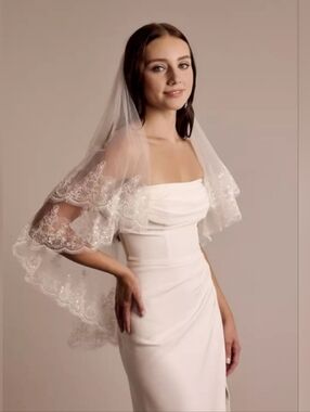 David's Bridal White Two Tier Lace Tulle Embellished Bridal Veil